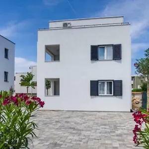  Apartman Paradise